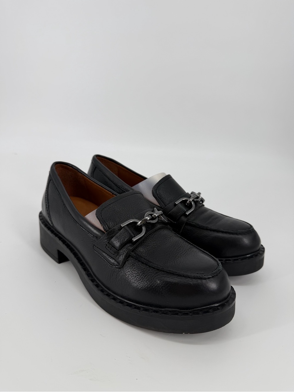 Gentle Souls Libby Black Leather Chain Loafers Women’s Size 8